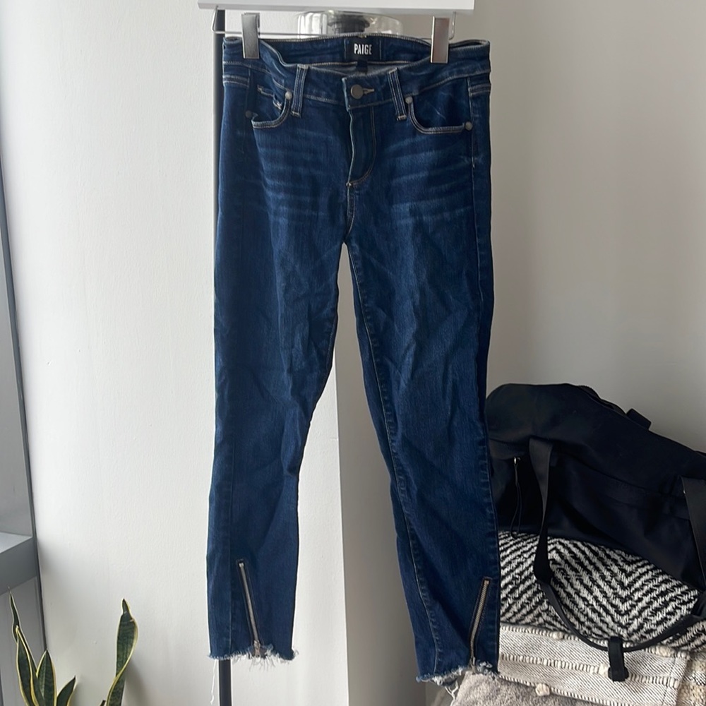 PAIGE Distressed Jeans with Zippers (Verdugo Crop Size 27)